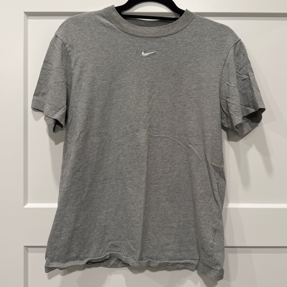 Nike Heather Gray Short Sleeve Tee